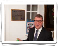 thumbnail picture of Mark Francois with plaque